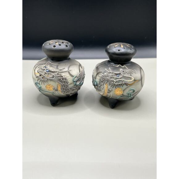 Vintage Japan Moriage Dragonware Porcelain Salt & Pepper Shakers New - Picture 9 of 9